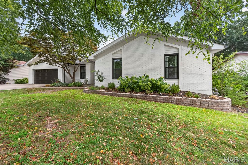 2nd image of 60 Park Charles Blvd N, Saint Peters, MO 63376 | MLS# MIS26046050