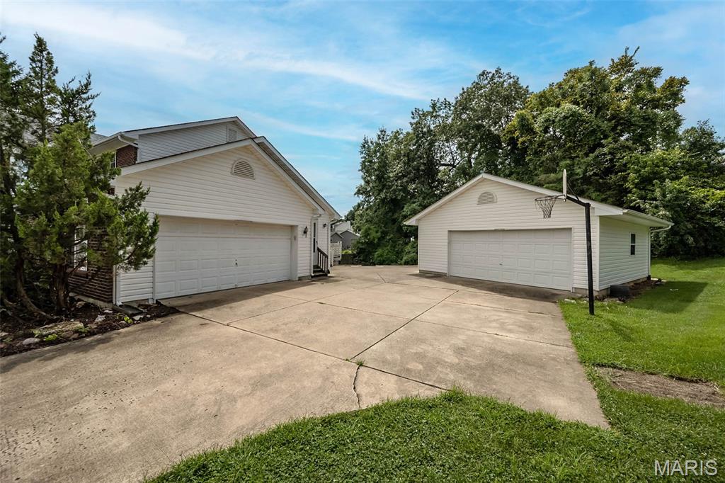 2nd image of 14 Ludwigs Oak Ct, Saint Charles, MO 63303 | MLS# MIS26046071