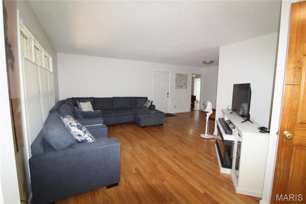 image of 2830 Springridge Dr, Saint Louis, MO 63129 | MLS# MIS26046075