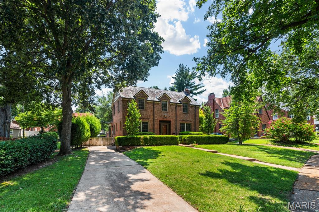 3rd image of 7400 Warwick Dr, Pasadena Hills, MO 63121 | MLS# MIS26046099