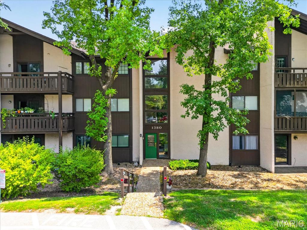 3rd image of 1380 Heritage Lndg, St. Charles, MO 63303