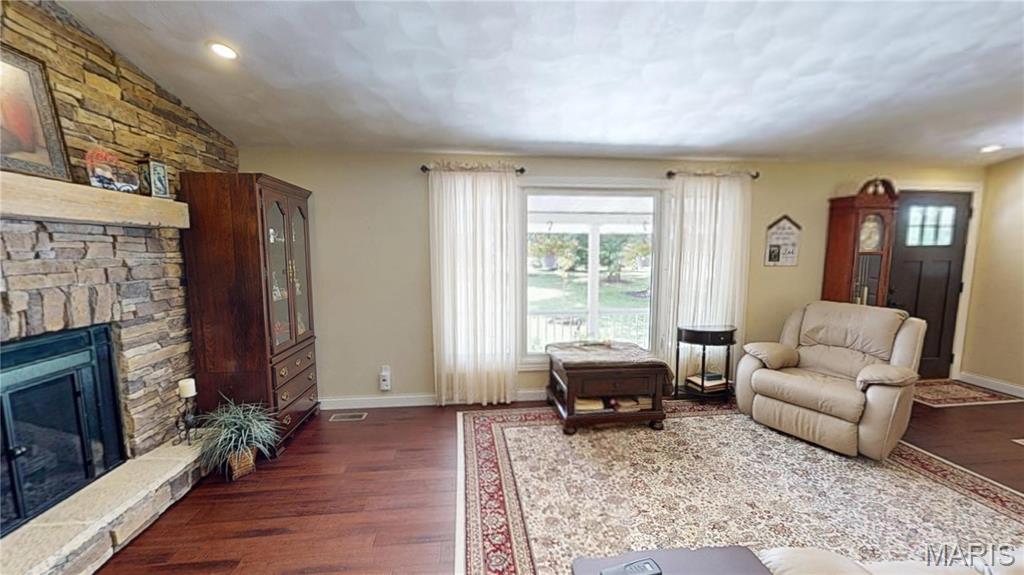 Homes for sale in Sorento, IL | 197 New Douglas Ave, Sorento, IL 62086 | MLS# MIS26046139