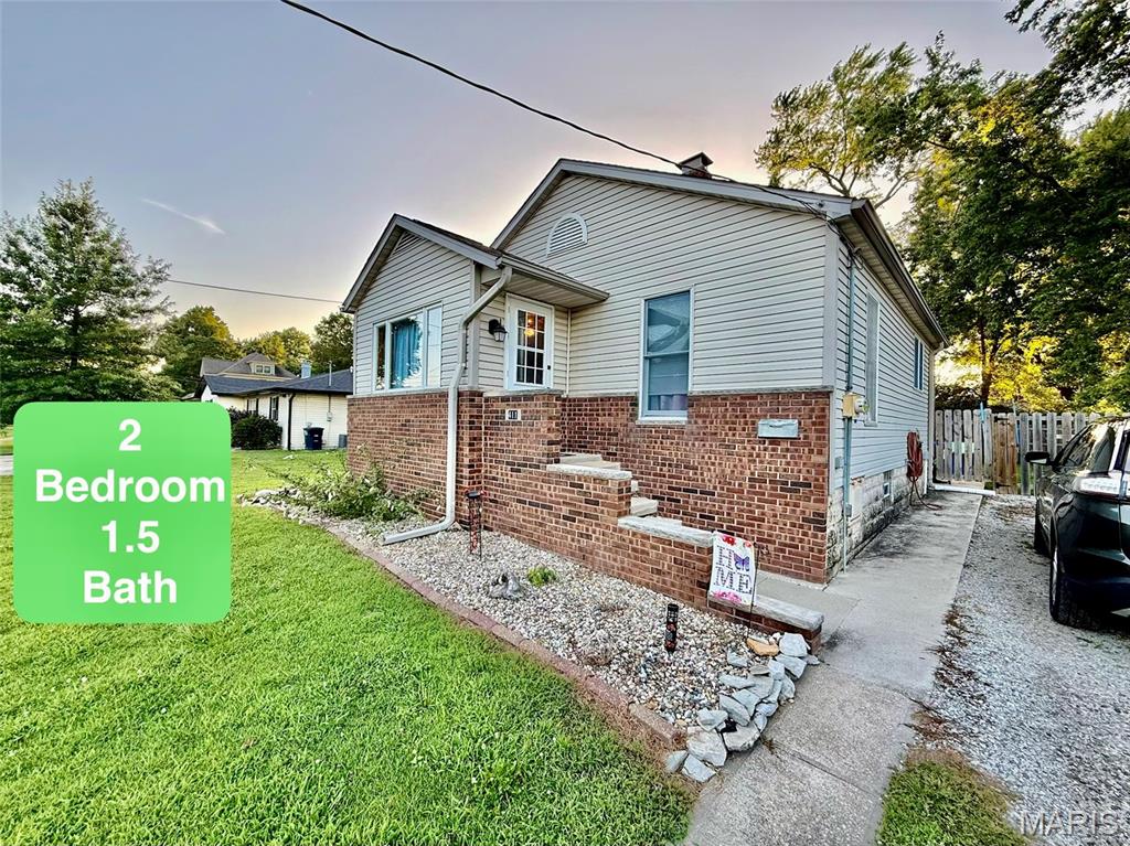 Homes for sale in Gillespie, IL | 411 E Chestnut, Gillespie, IL 62033 | MLS# MIS26046141