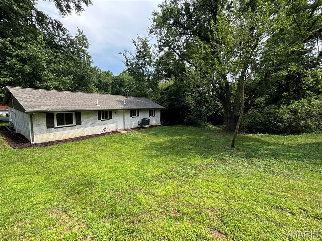 image of 31 Highwood Dr, Belleville, IL 62223 | MLS# MIS26046147