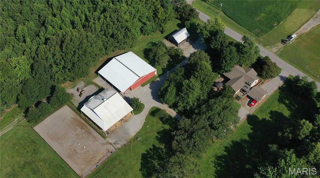 5th image of 23036 Carlyle Rd, Thompsonville, IL 62890 | MLS# MIS26046166