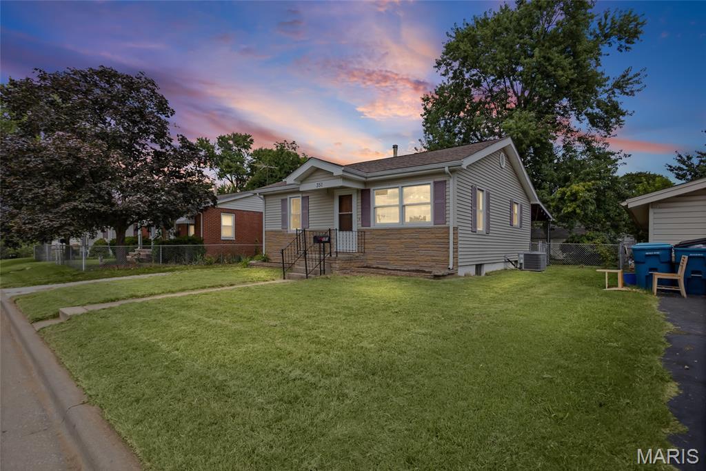 Homes for sale in Wood River, IL | 351 Vanpreter Ave, Wood River, IL 62095 | MLS# MIS26046173