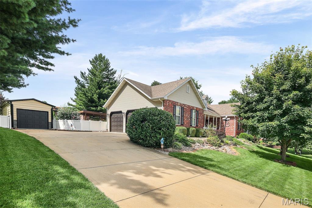 Homes for sale in Maryville, IL | 1105 Saddlewood Dr, Maryville, IL 62062 | MLS# MIS26046200