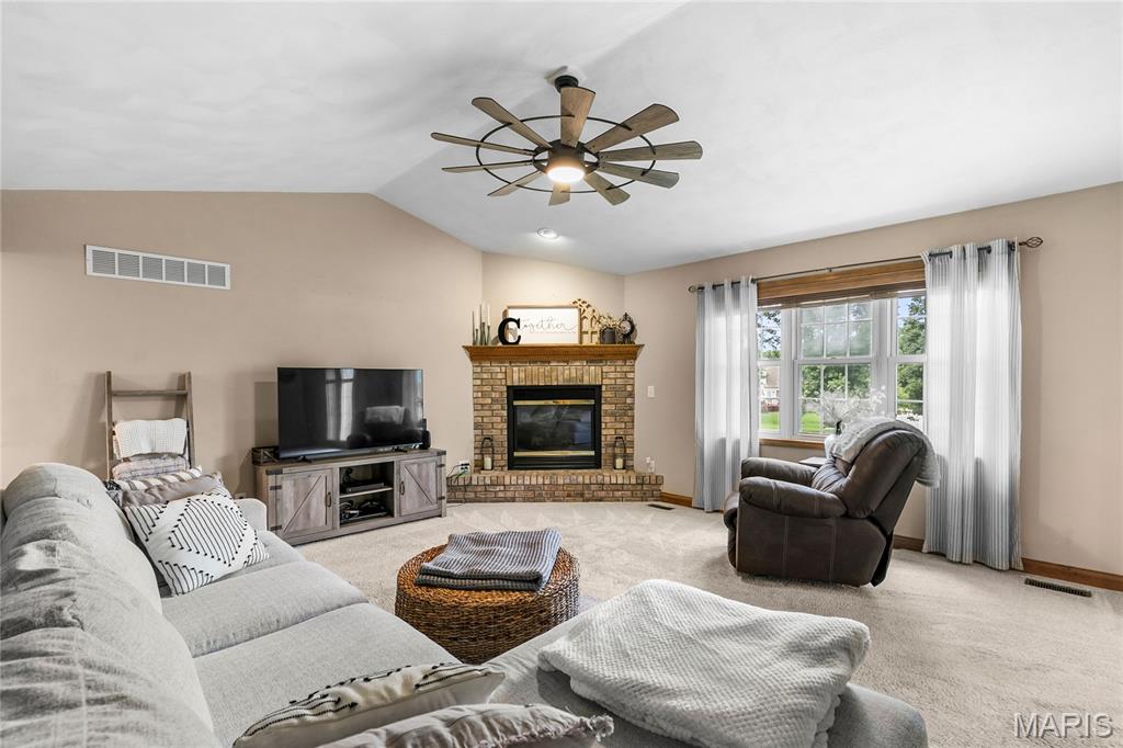 Homes for sale in Red Bud, IL | 1125 Teal Dr, Red Bud, IL 62278 | MLS# MIS26046206