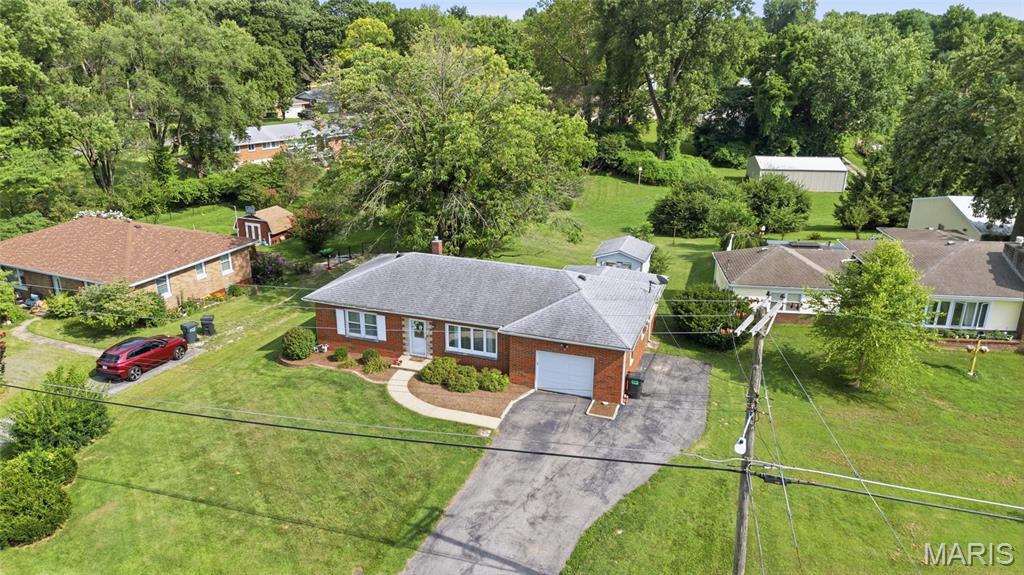 Homes for sale in Fairview Heights, IL | 14 Circle Dr, Fairview Heights, IL 62208 | MLS# MIS26046212