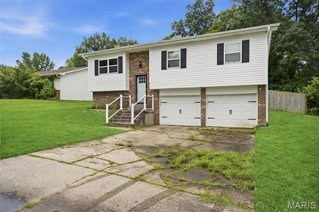 1st image of 3312 Sherwood Dr, Columbia, MO 65202 | MLS# MIS26046219