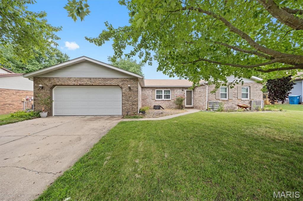 Homes for sale in Swansea, IL | 705 Leighigh Dr, Swansea, IL 62226 | MLS# MIS26046301