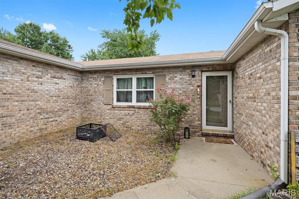 Homes for sale in Swansea, IL | 705 Leighigh Dr, Swansea, IL 62226 | MLS# MIS26046301