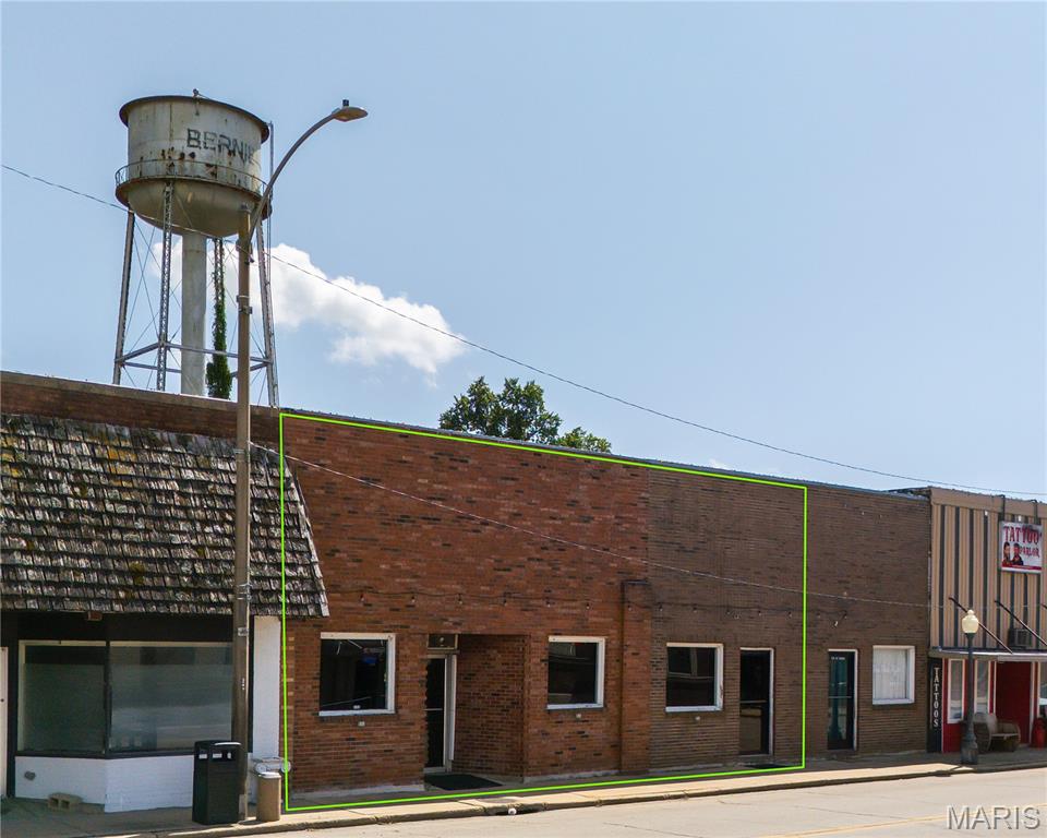 Homes for sale in Bernie, MO | 105 E Main Ave, Bernie, MO 63822 | MLS# MIS26046321