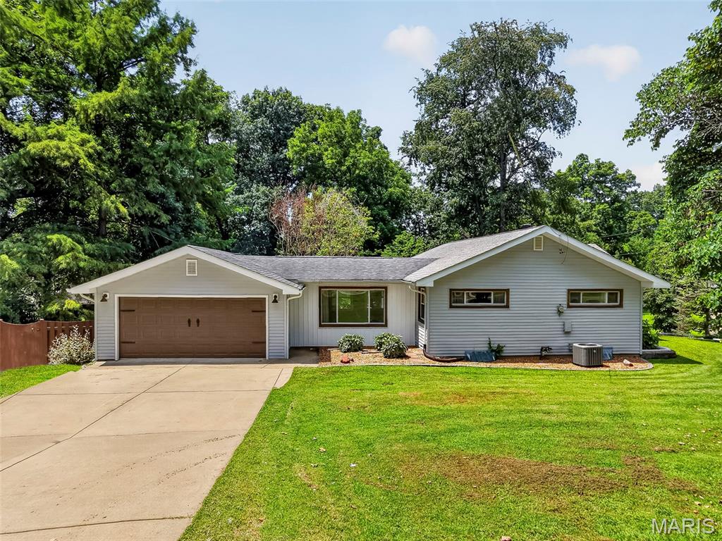 2nd image of 108 Shady Ln, Saint Charles, MO 63303 | MLS# MIS26046325