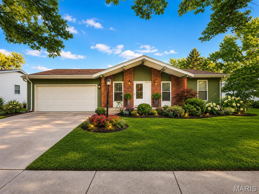 1st image of 6300 Silver Fox Dr, Florissant, MO 63034 | MLS# MIS26046345