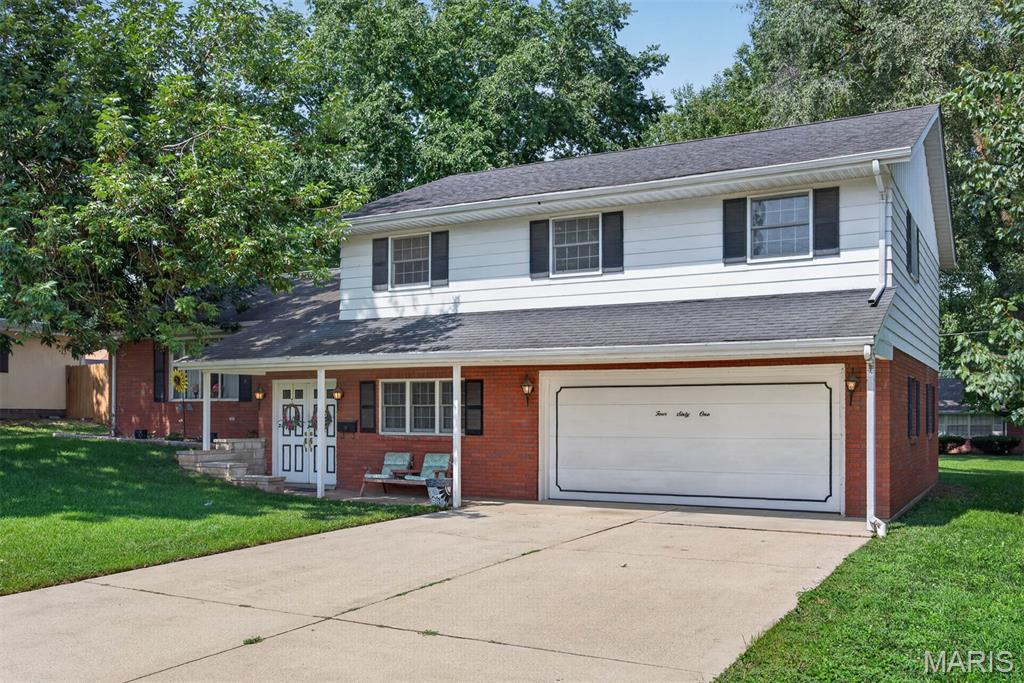 Homes for sale in Nashville, IL | 461 S Grand St, Nashville, IL 62263 | MLS# MIS26046357