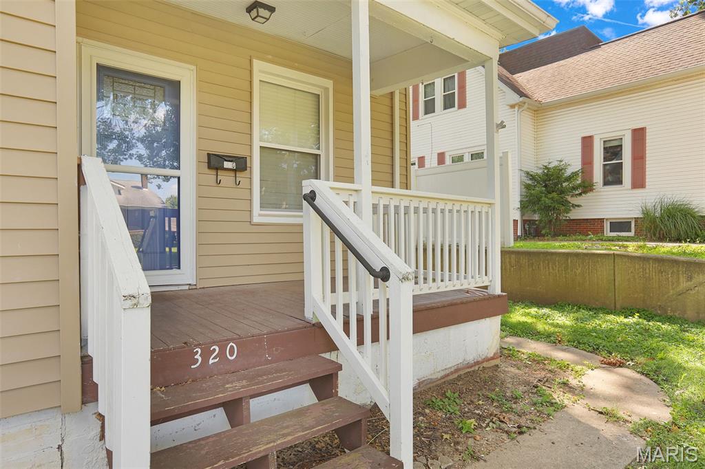 Homes for sale in Edwardsville, IL | 320 S Kansas St, Edwardsville, IL 62025 | MLS# MIS26046369