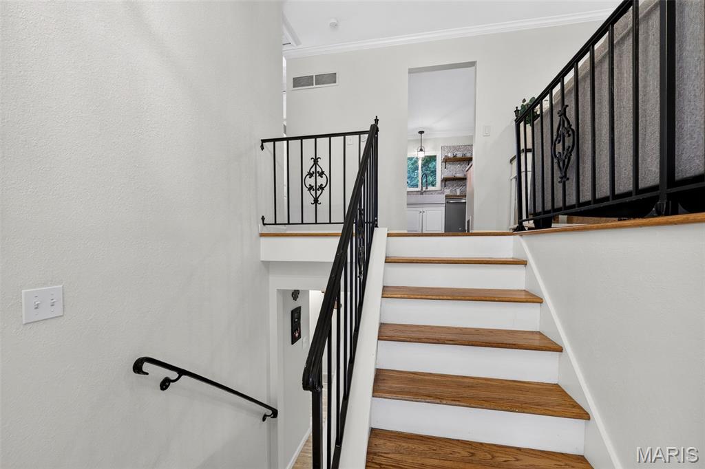 5th image of 933 Barbara Ann Ln, Ellisville, MO 63021 | MLS# MIS26046375