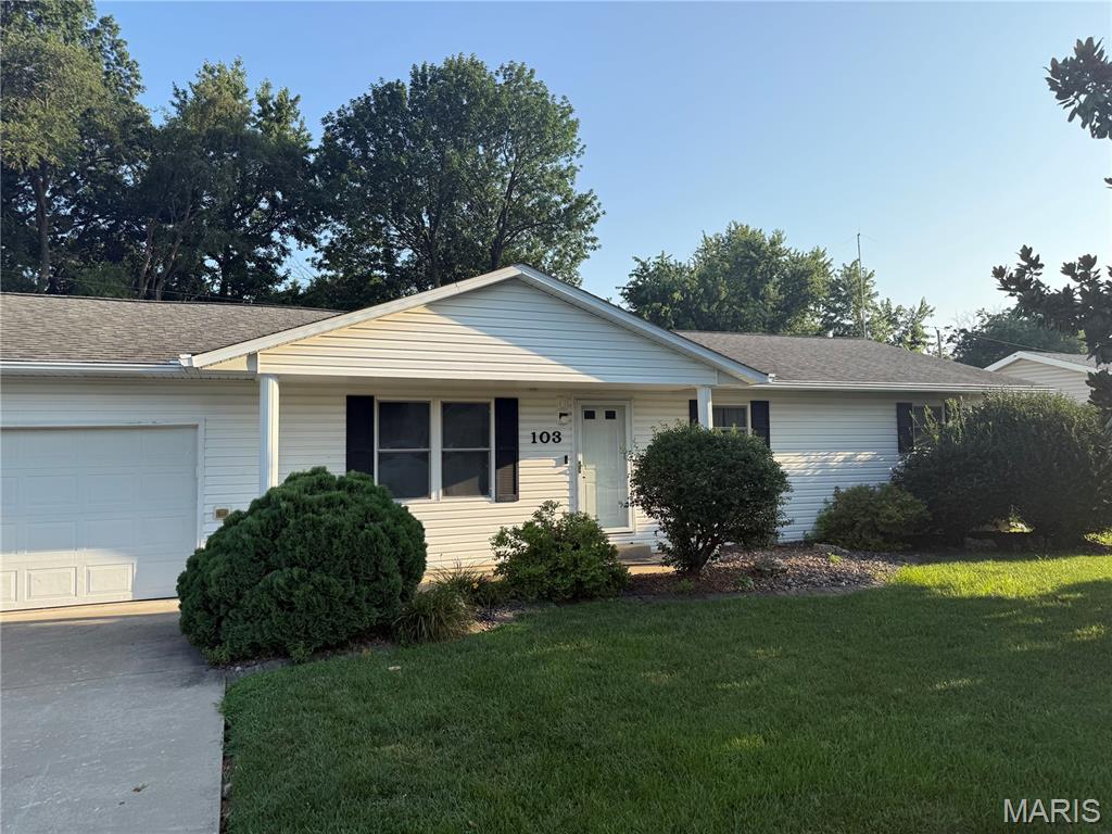 Homes for sale in New Baden, IL | 103 W Poplar St, New Baden, IL 62265 | MLS# MIS26046407