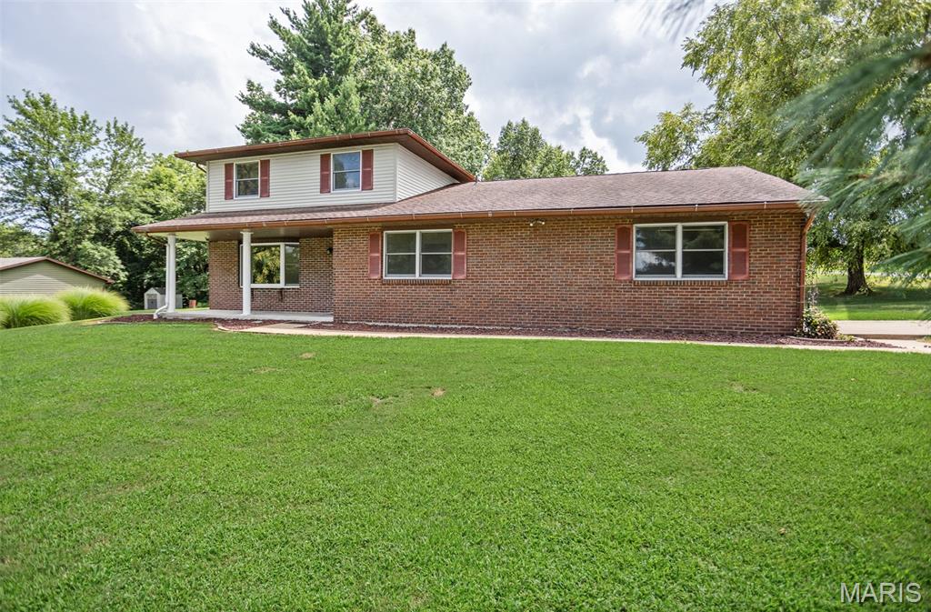 Homes for sale in Grafton, IL | 21015 Hickory St, Grafton, IL 62037 | MLS# MIS26046447