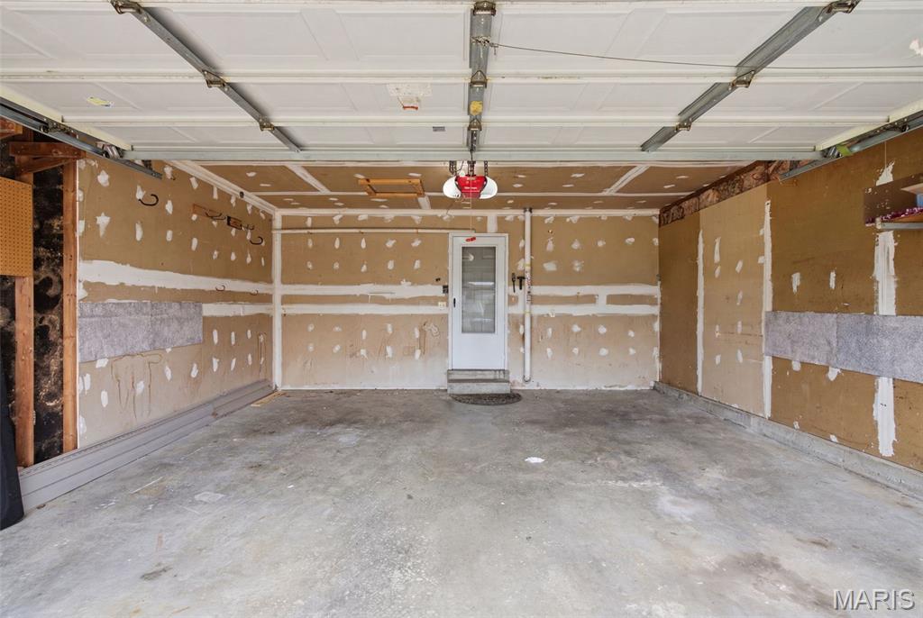 3rd image of 2021 Twin Fawns Ct, St Peters, MO 63376 | MLS# MIS26046462