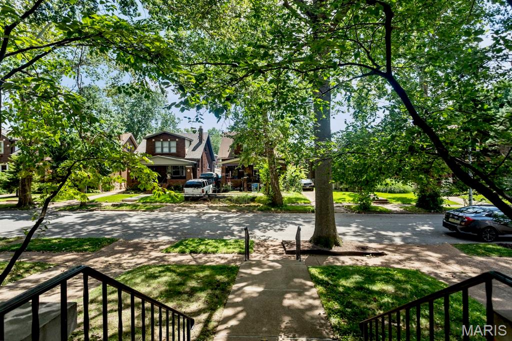 2nd image of 3951 Bowen St, St Louis, MO 63116 | MLS# MIS26046478
