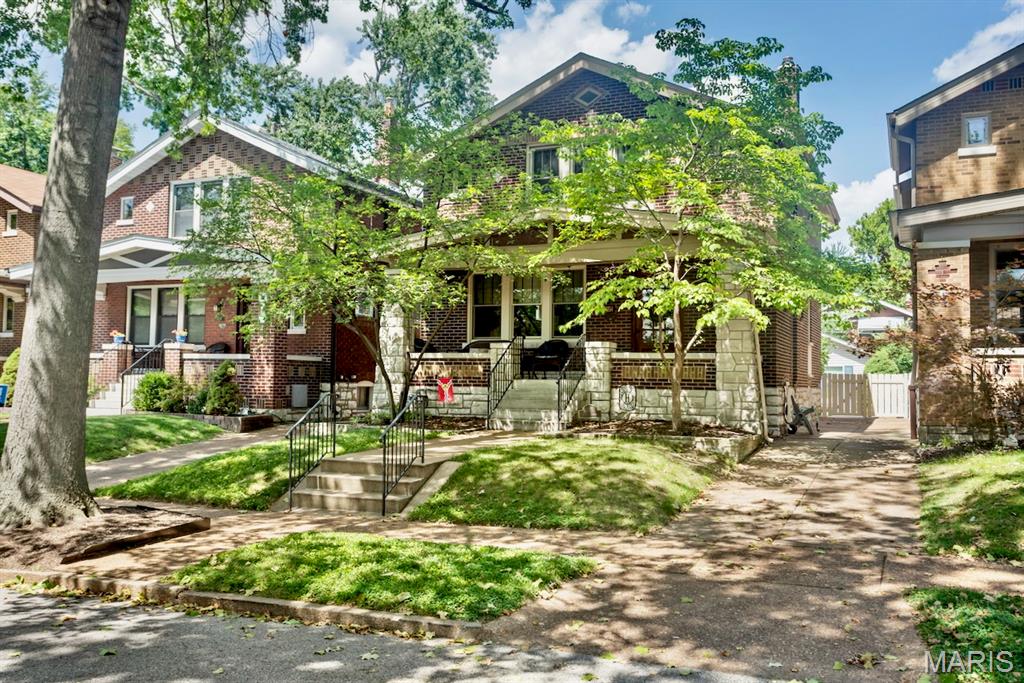 3rd image of 3951 Bowen St, St Louis, MO 63116 | MLS# MIS26046478
