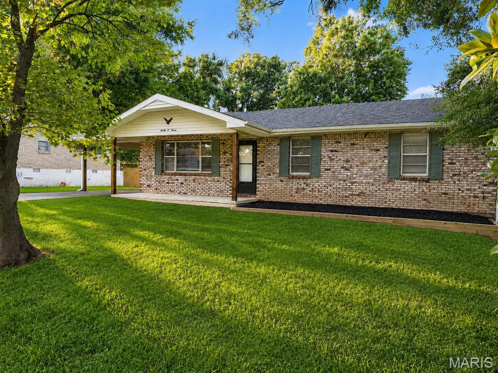 1st image of 2007 Hillsdale Dr, Poplar Bluff, MO 63901 | MLS# MIS26046483