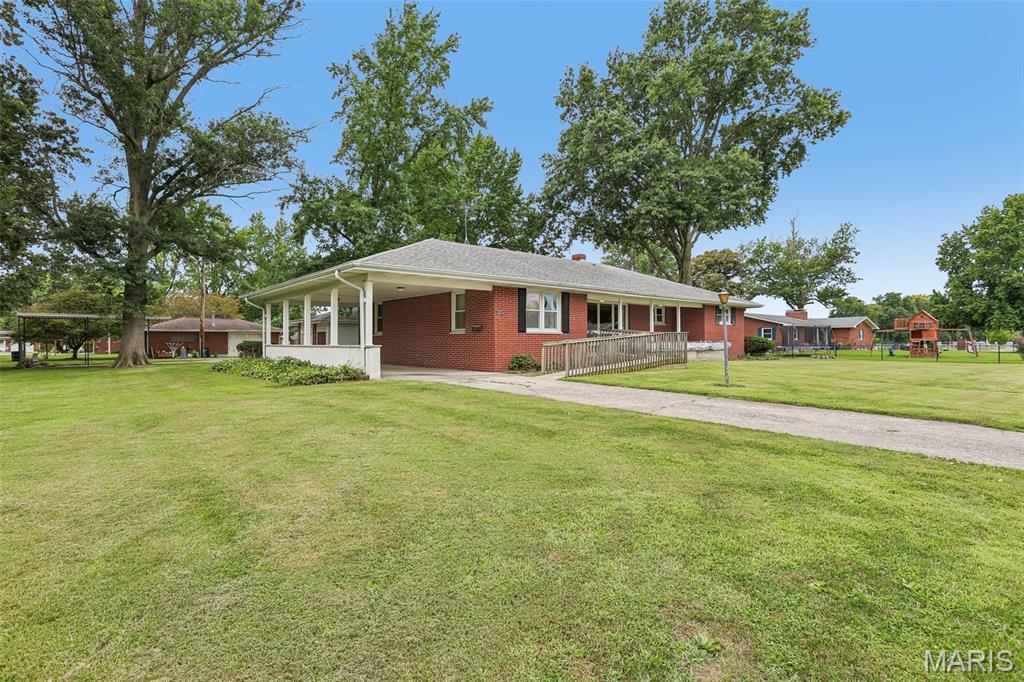 Homes for sale in Mount Olive, IL | 304 W 7Th North St, Mount Olive, IL 62069 | MLS# MIS26046501
