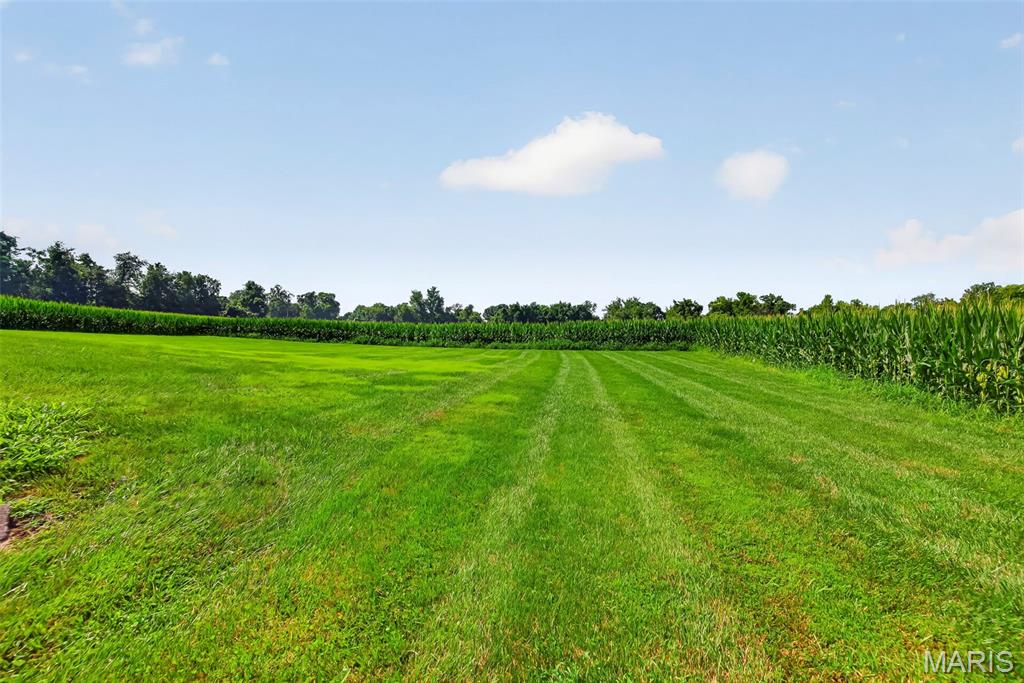 Homes for sale in Columbia, IL | 1136 Hoffman Estates Dr, Columbia, IL 62236 | MLS# MIS26046523