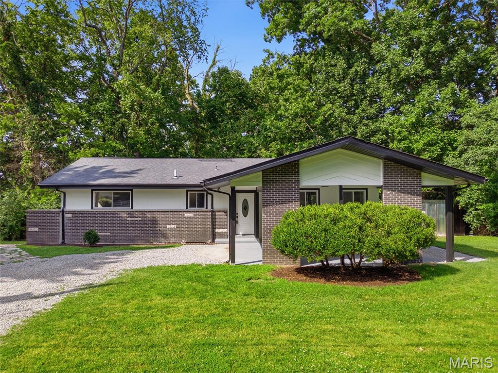 1st image of 330 Hillwood Dr, Belleville, IL 62223 | MLS# MIS26046530