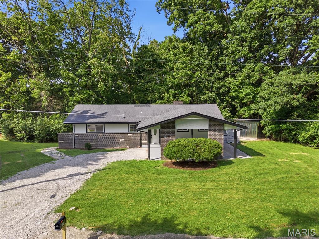 image of 330 Hillwood Dr, Belleville, IL 62223 | MLS# MIS26046530