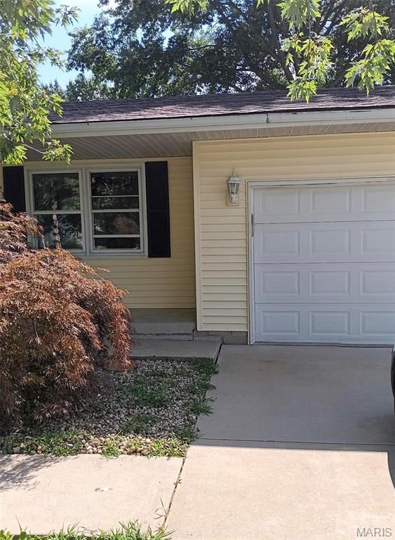 Homes for sale in Jerseyville, IL | 923 Sumner St, Jerseyville, IL 62052 | MLS# MIS26046565