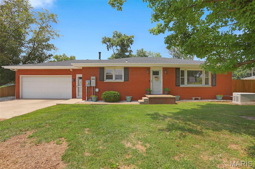 Homes for sale in Edwardsville, IL | 5303 N State Route 159, Edwardsville, IL 62025 | MLS# MIS26046583