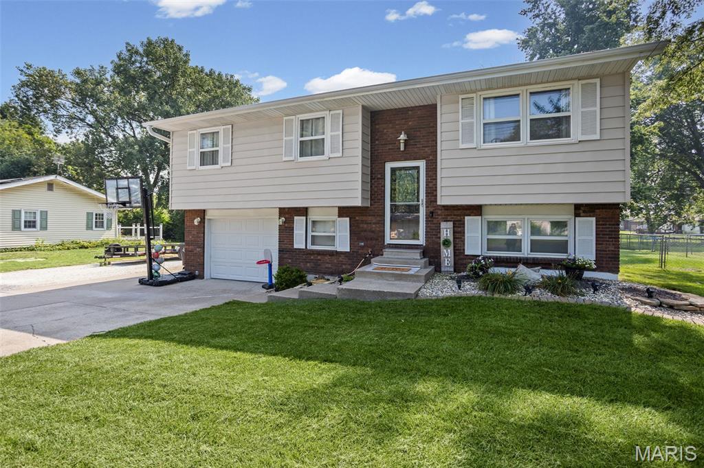 Homes for sale in Jerseyville, IL | 23296 Glenda Ave, Jerseyville, IL 62052 | MLS# MIS26046591