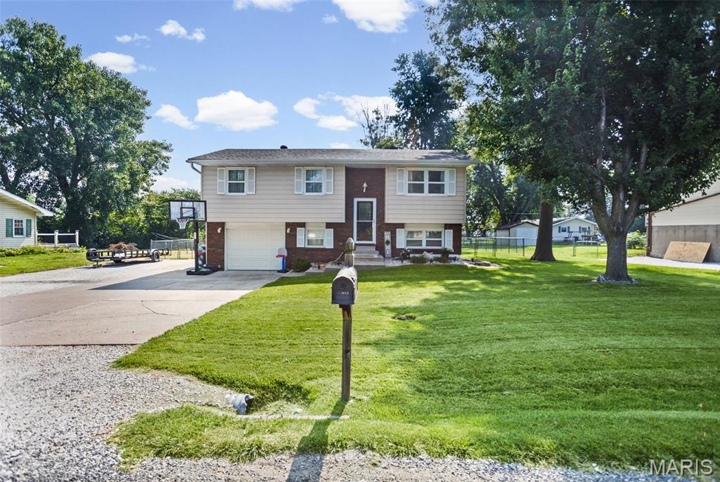 Homes for sale in Jerseyville, IL | 23296 Glenda Ave, Jerseyville, IL 62052 | MLS# MIS26046591