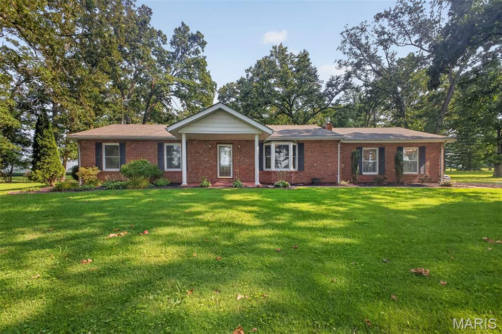 Homes for sale in Columbia, IL | 8861 Gilmore Lake Rd, Columbia, IL 62236 | MLS# MIS26046650