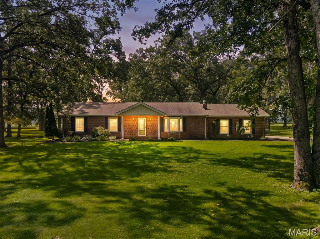 Homes for sale in Columbia, IL | 8861 Gilmore Lake Rd, Columbia, IL 62236 | MLS# MIS26046650