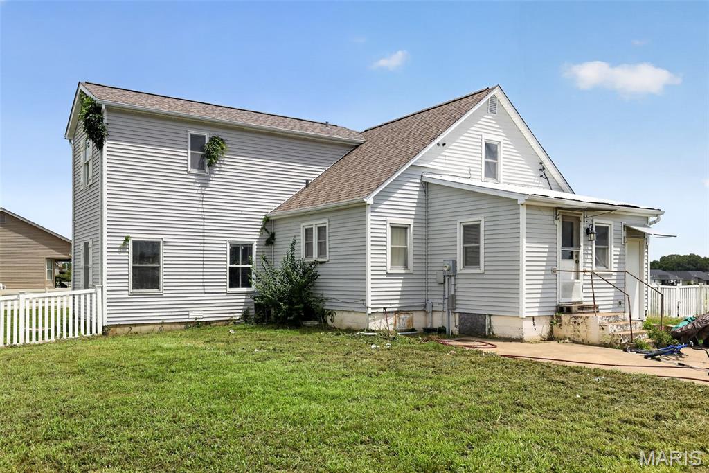 Homes for sale in Waterloo, IL | 904 Sheridan Ln, Waterloo, IL 62298 | MLS# MIS26046652