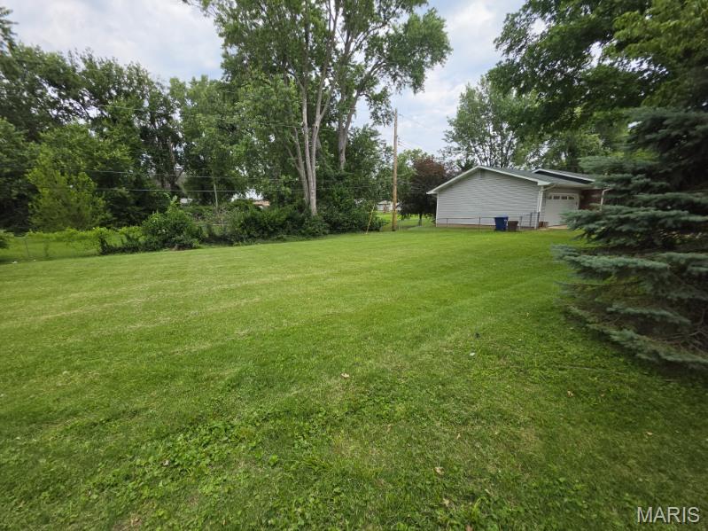 3rd image of 16 Gray Brooke Ln, Florissant, MO 63031 | MLS# MIS26046716