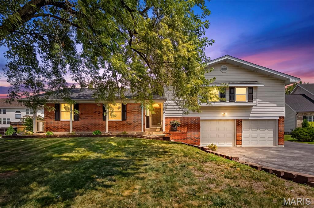 1st image of 423 Ancestry Dr, St Peters, MO 63376 | MLS# MIS26046728