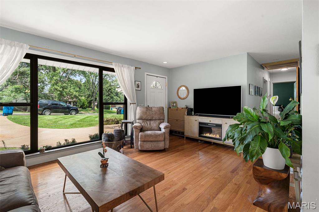 5th image of 7210 Shellburne Dr, Affton, MO 63123 | MLS# MIS26046778