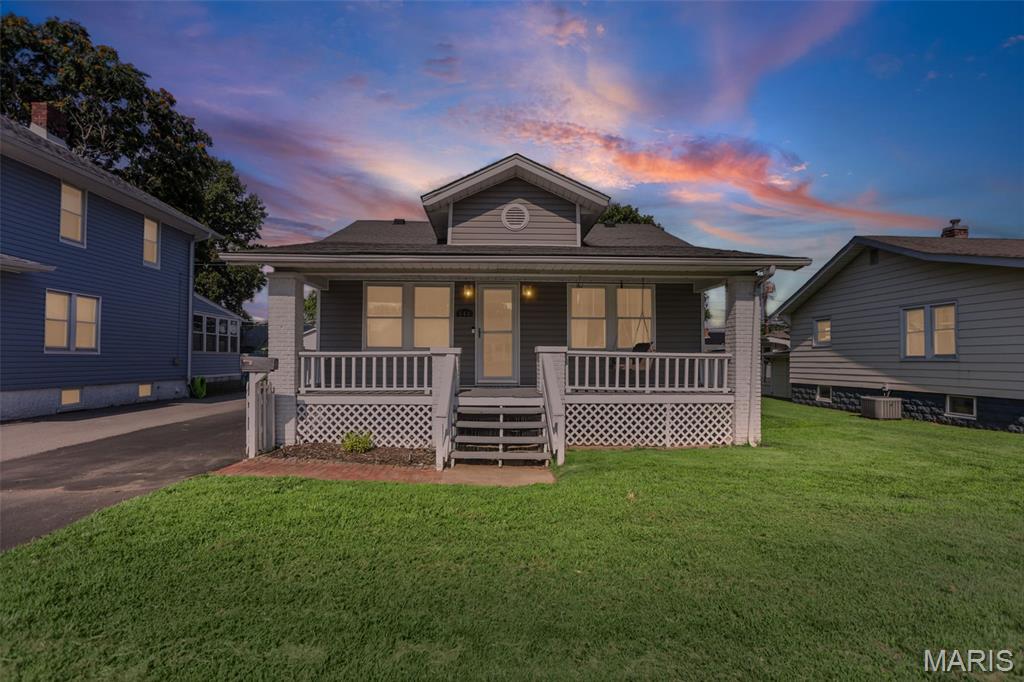 Homes for sale in Wood River, IL | 644 N 1St St, Wood River, IL 62095 | MLS# MIS26046814