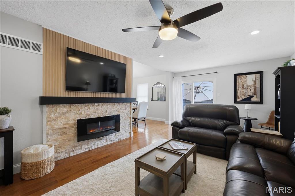 4th image of 2174 Bantry Ct, Chesterfield, MO 63017 | MLS# MIS26046815