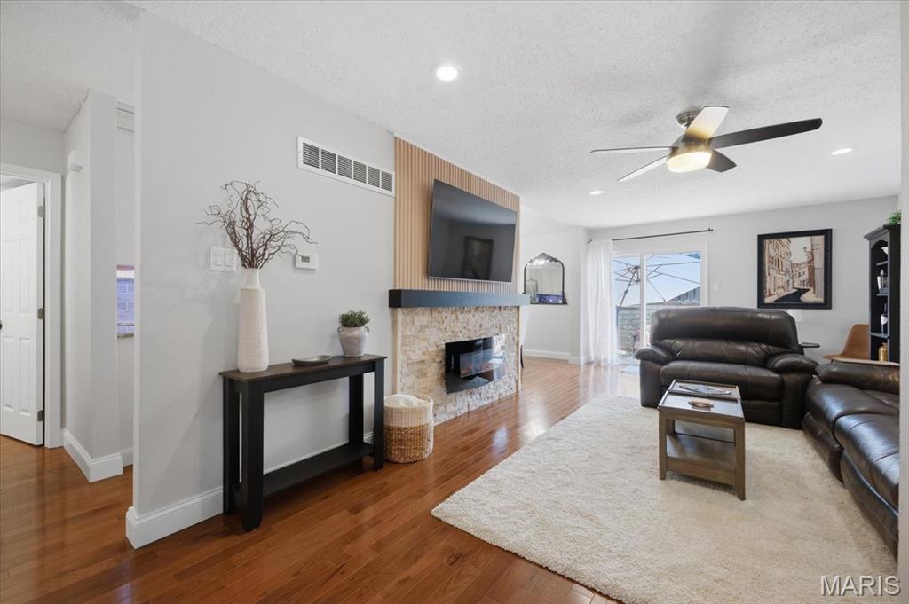 3rd image of 2174 Bantry Ct, Chesterfield, MO 63017 | MLS# MIS26046815