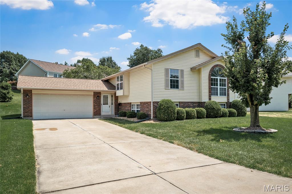 1st image of 2912 Hameln Dr, St Charles, MO 63301 | MLS# MIS26046818