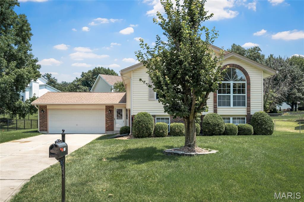 2nd image of 2912 Hameln Dr, St Charles, MO 63301 | MLS# MIS26046818
