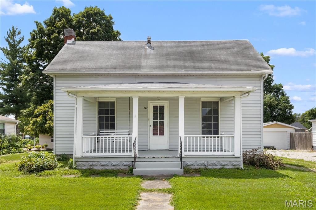 Homes for sale in Brighton, IL | 122 E Center St, Brighton, IL 62012 | MLS# MIS26046828