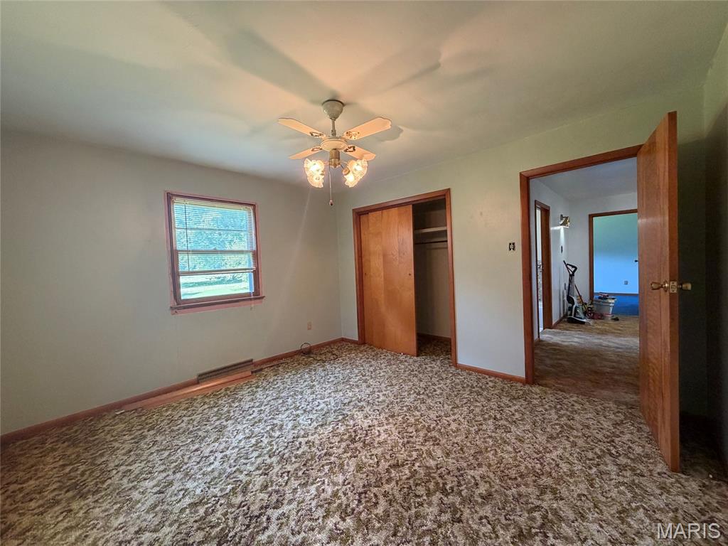 5th image of 576 E 2700 Ave, Ramsey, IL 62080 | MLS# MIS26046860
