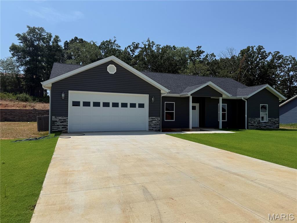 1st image of 321 Kearbey Dr, Poplar Bluff, MO 63901 | MLS# MIS26046876